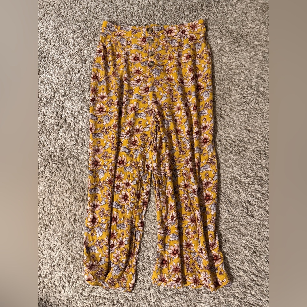 American Eagle Outfitters Floral Cropped Pants